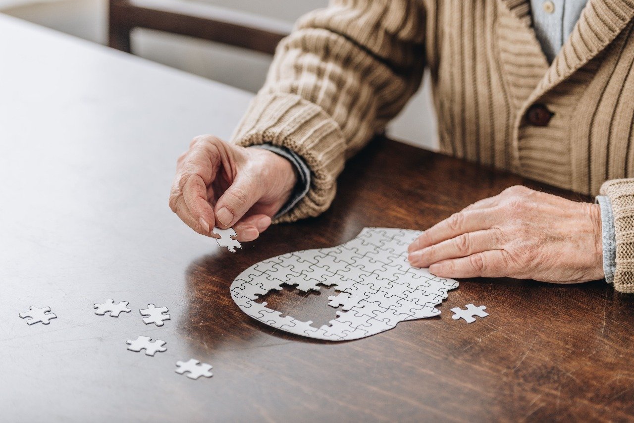 ¿Tus temblores son causados por el Parkinson o por una afección que lo imita?