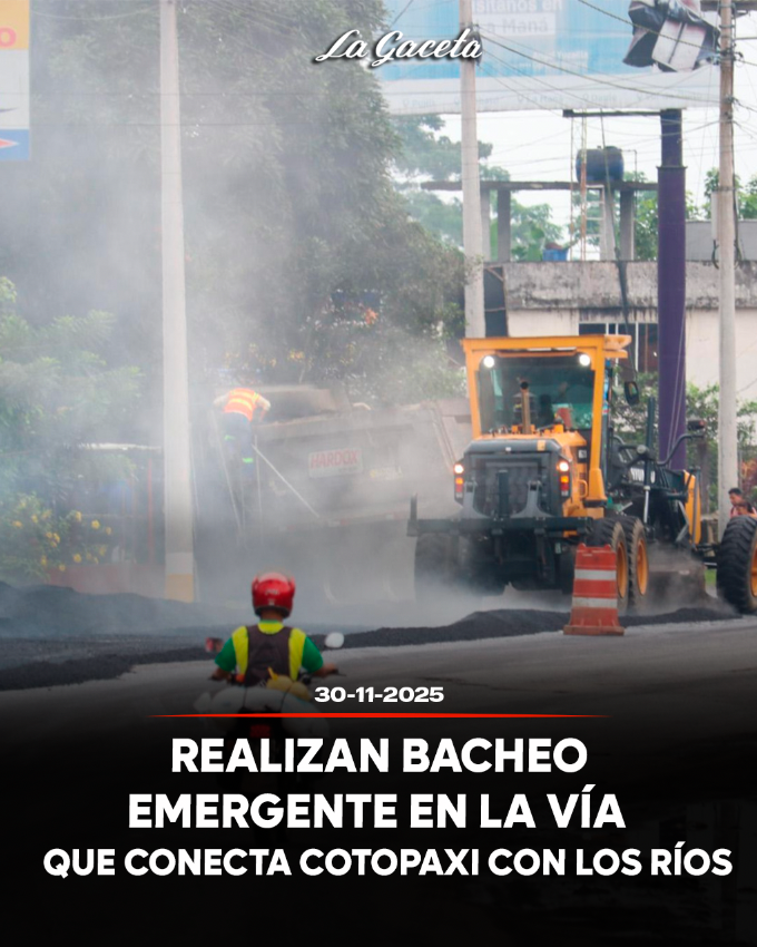 Realizan bacheo emergente en la vía que conecta Cotopaxi con Los Ríos
