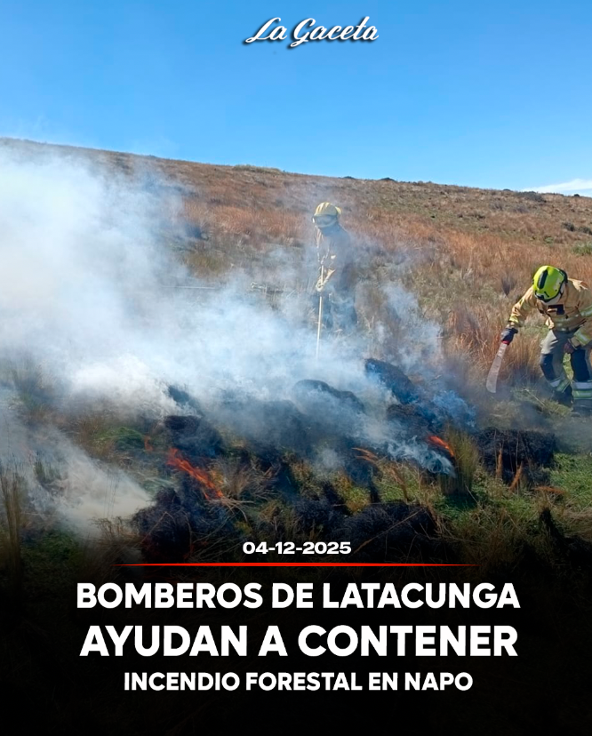 Bomberos de Latacunga ayudan a contener incendio forestal en Napo