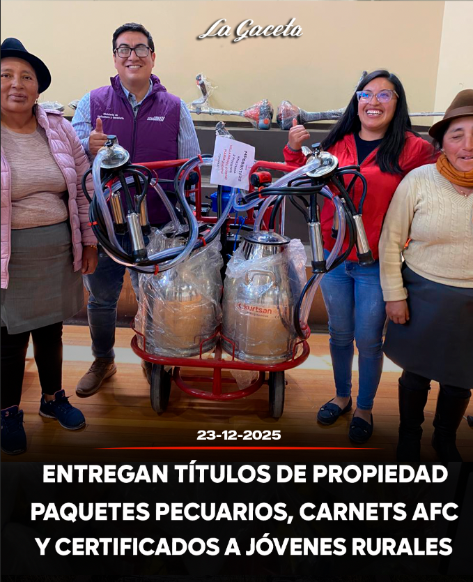 Entregan títulos de propiedad, paquetes pecuarios, carnets AFC y certificados a jóvenes rurales