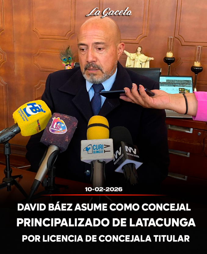 David Báez asume como concejal principalizado de Latacunga por licencia de concejala titular