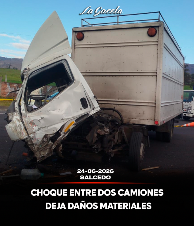 Choque entre dos camiones deja daños materiales